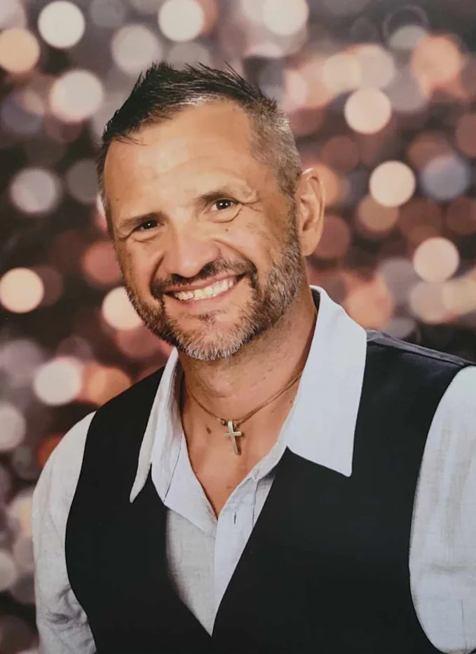 Portrait of Steven Gee