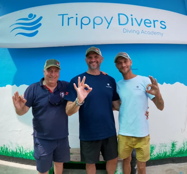 Steven with two divers at Trippy Divers